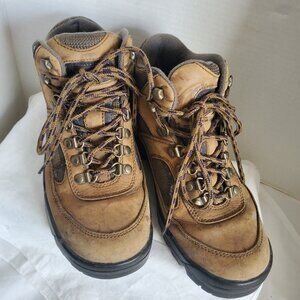 Columbia hikers-woman's' size 8.5